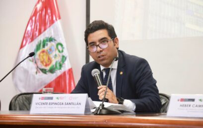 El Dr. Vicente Paul Espinoza Santillán, Decano del CALSUR, participó como ponente en la conferencia “Rol de la Policía Nacional y del Ministerio Público en la investigación criminal”